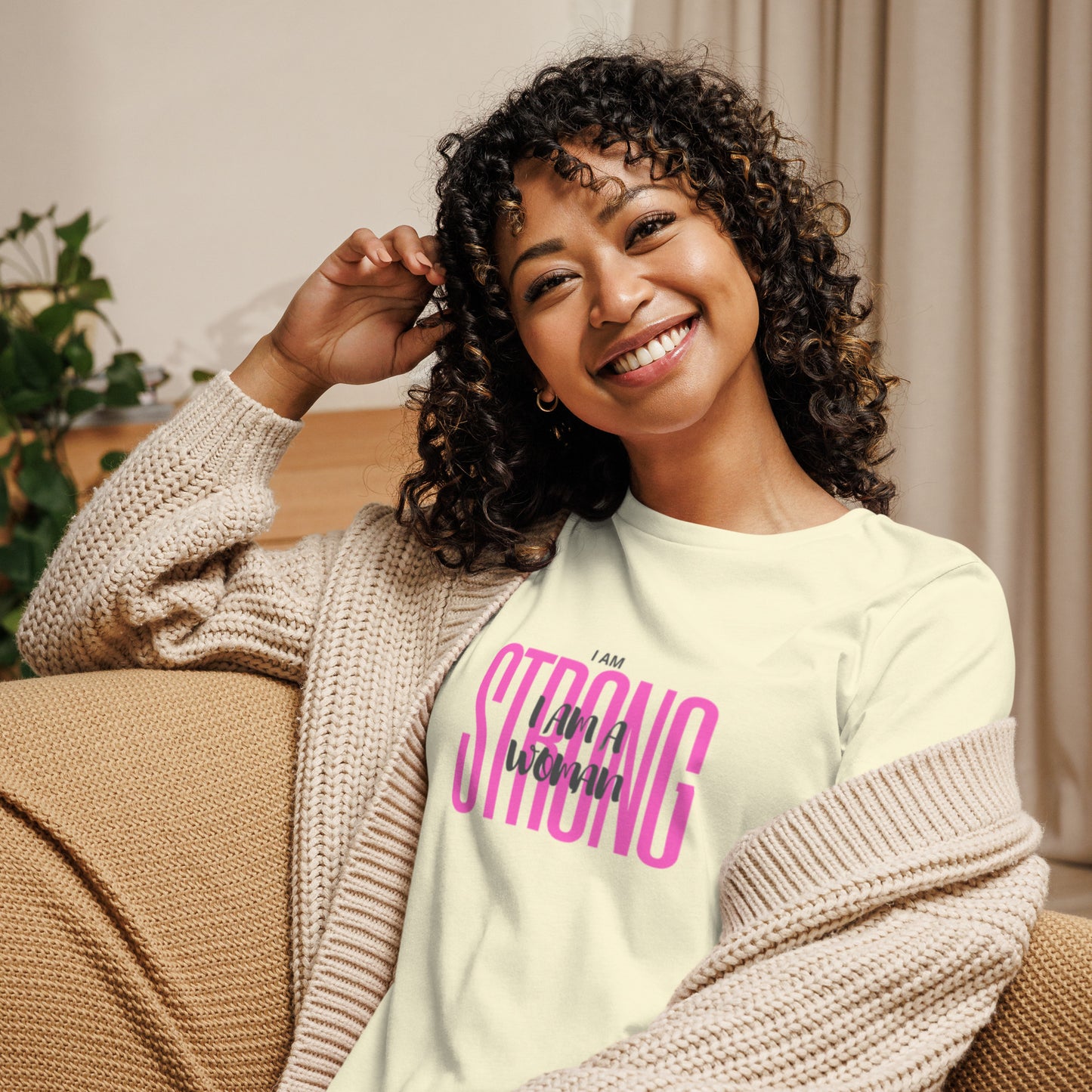 Loose T-shirt for strong women