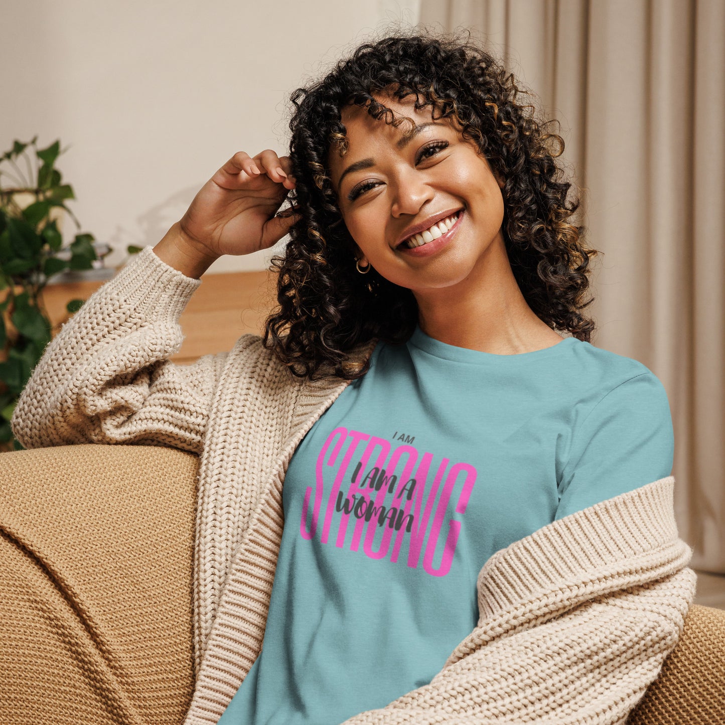 Loose T-shirt for strong women