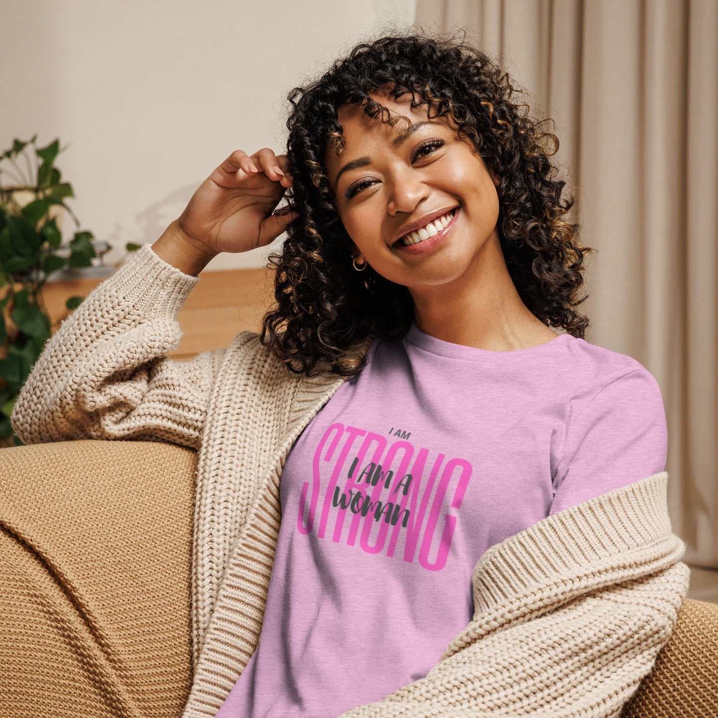 Loose T-shirt for strong women