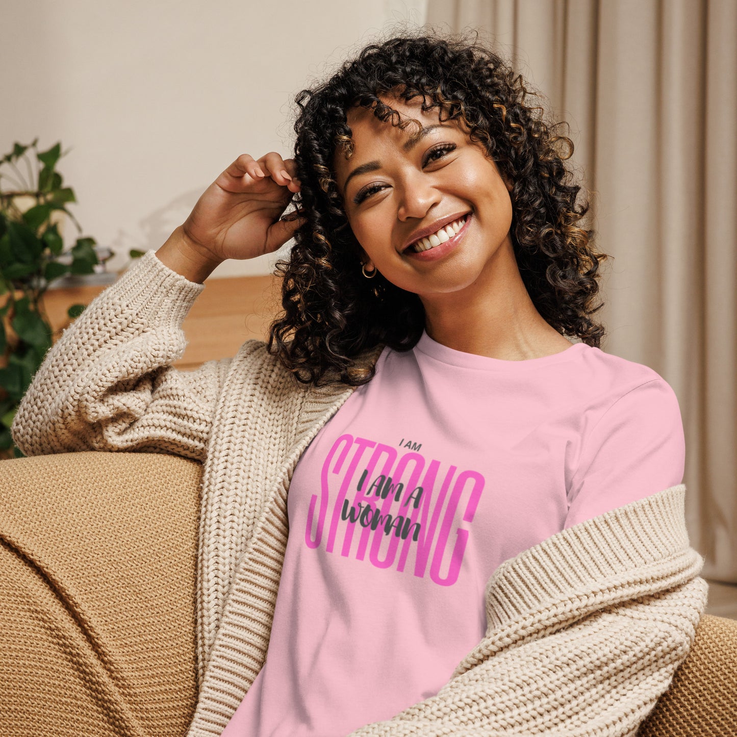 Loose T-shirt for strong women