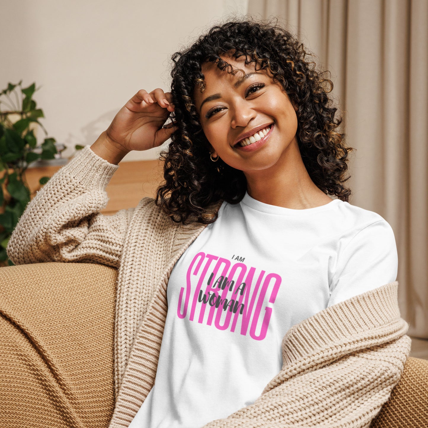 Loose T-shirt for strong women